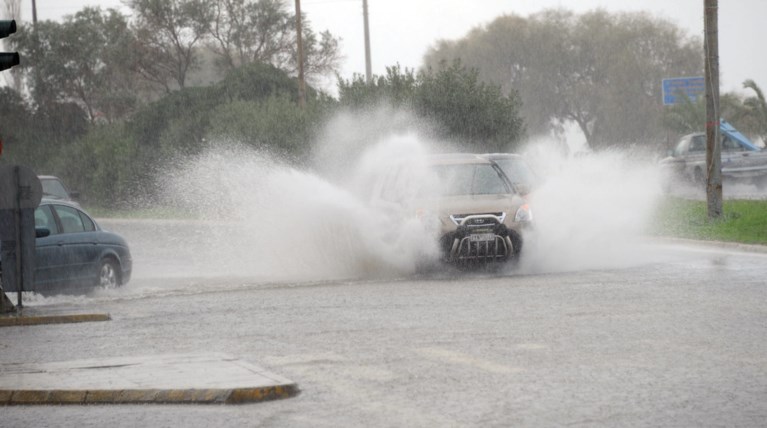 Ραγδαία επιδείνωση του καιρού με καταιγίδες & χιόνια