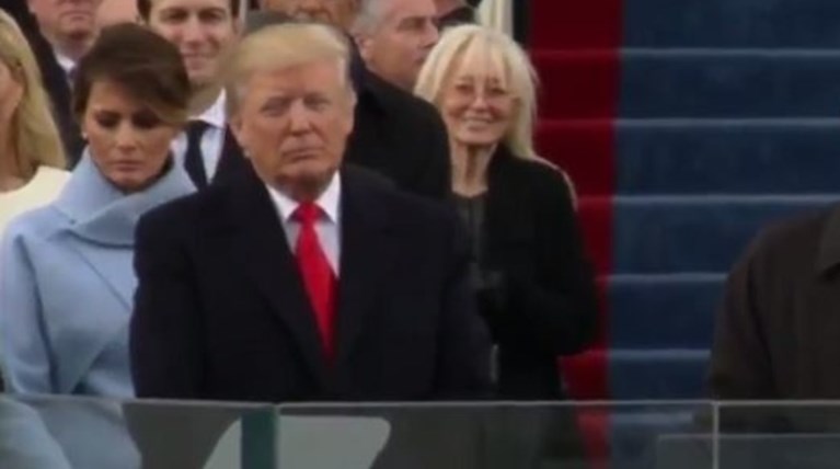 Το βίντεο της Μελάνια από την ορκωμοσία που προκαλεί ανησυχία