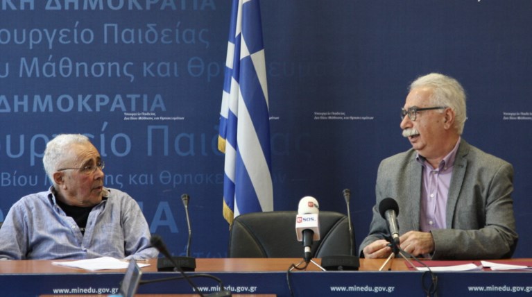 «Προσωπικές οι απόψεις Ζουράρι» λέει υπουργός Παιδείας