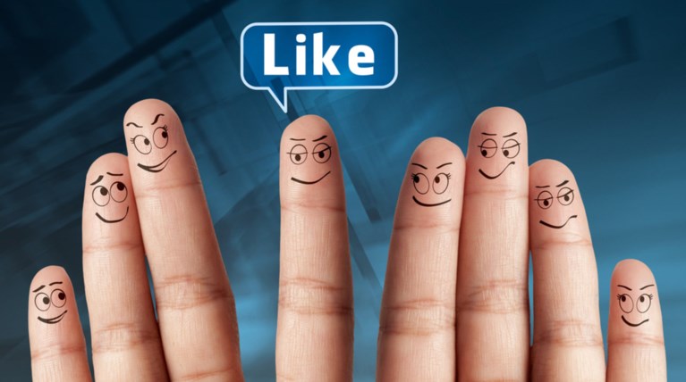 To «τέρας» της ζήλιας τρέφεται με τα likes... των άλλων