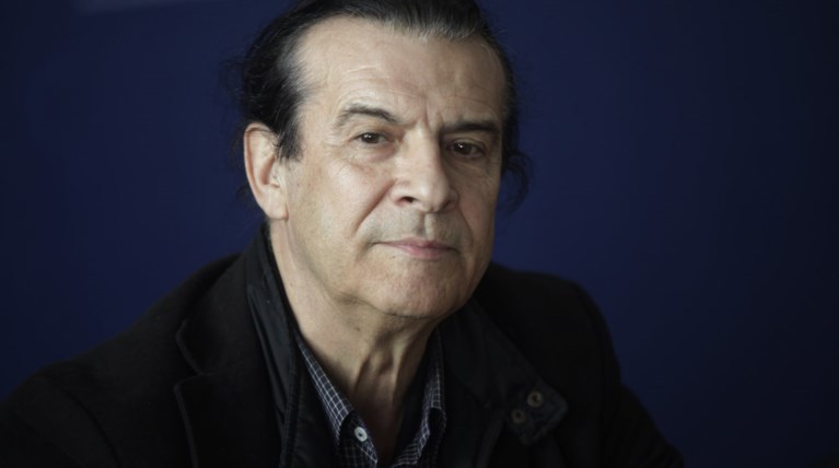 Τ. Κουράκης: Ο «ποιητής του έρωτα» επιστρέφει με νέα συλλογή
