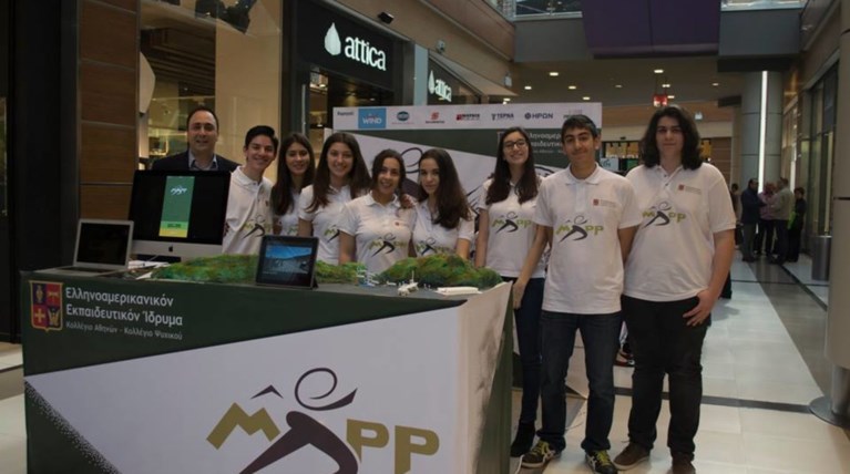 Μαθητές κηρύττουν για πρώτη φορά την έναρξη Χρηματιστηρίου