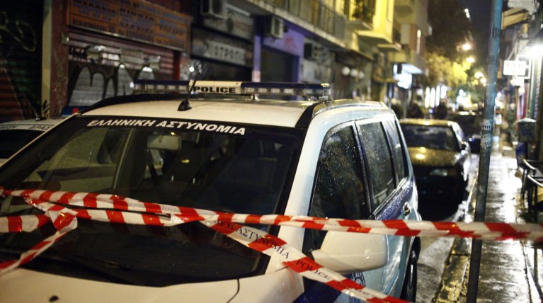 Εξάρχεια: Επίθεση με πέτρες & ξύλα κατά αστυνομικών της ΟΠΚΕ