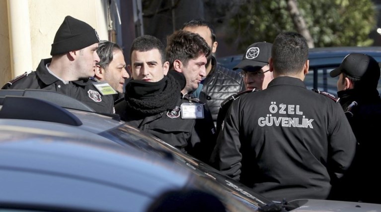 Ένοπλος κρατά ομήρους σε νοσοκομείο στην Κωνσταντινούπολη