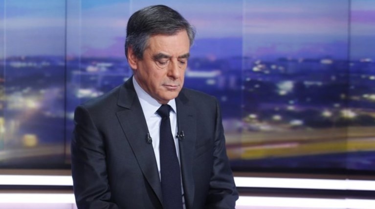 Γαλλική δεξιά: Τρία σενάρια για την απόσυρση του Φιγιόν από τις εκλογές
