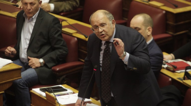 Με "Μόντι Πάιθονς" δικαιολογήθηκε για τη δραχμή ο Ξυδάκης