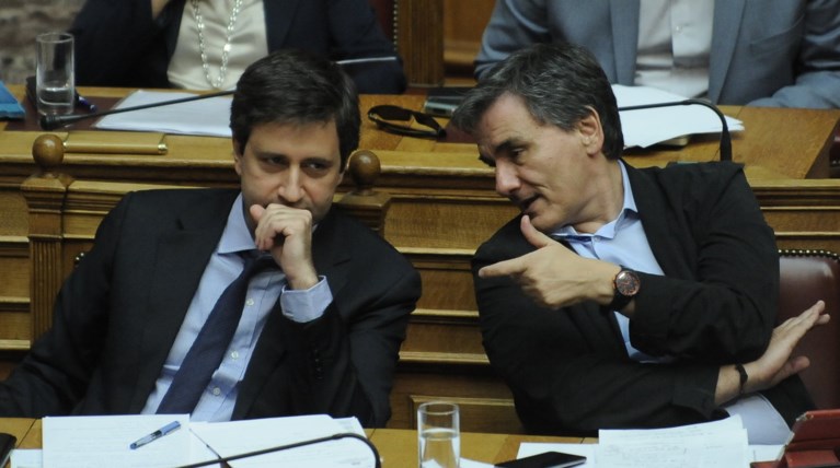 Έρχεται μείωση αφορολογήτου σε...δόσεις:Ποιοι θα επιβαρυνθούν