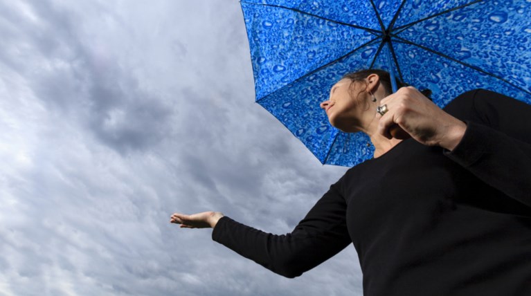 Καιρός: Μικρή άνοδος της θερμοκρασίας με τοπικές βροχές