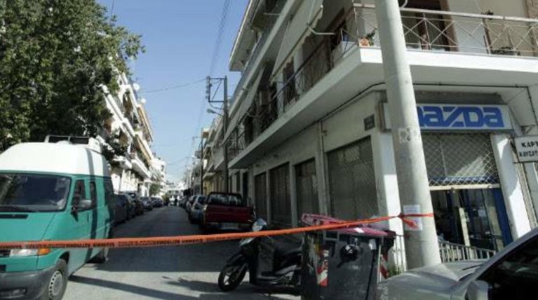 Εγκλημα στο Περιστέρι: Ηταν κάποιος «φίλος» λέει η αδελφή του πατέρα