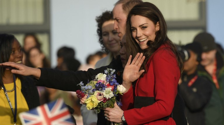 Lady in red: Η Κέιτ Μίντλετον σε μια από τις πιο κομψές εμφανίσεις της