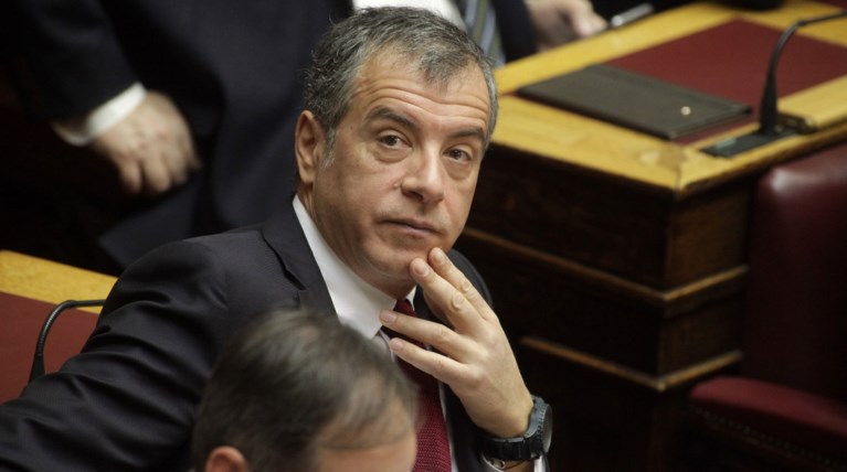 Θεοδωράκης: Δειλοί που ψάχνουν πολιτική στέγη όσοι αποχωρούν