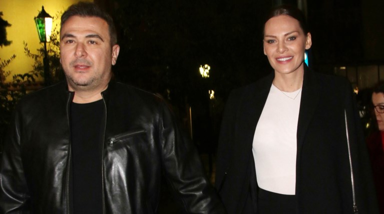 Η πάντα κομψή Υβόννη Μπόσνιακ και ο Αντώνης Ρέμος σε βραδινή έξοδο