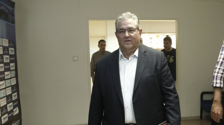 Η κυβέρνηση έχει μάθει καλά να εκβιάζει το λαό για τα μέτρα