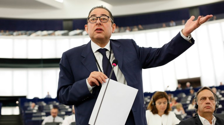 Πιτέλα κατά Σόιμπλε: Κρατάει σε ομηρία την Ελλάδα λόγω εκλογών
