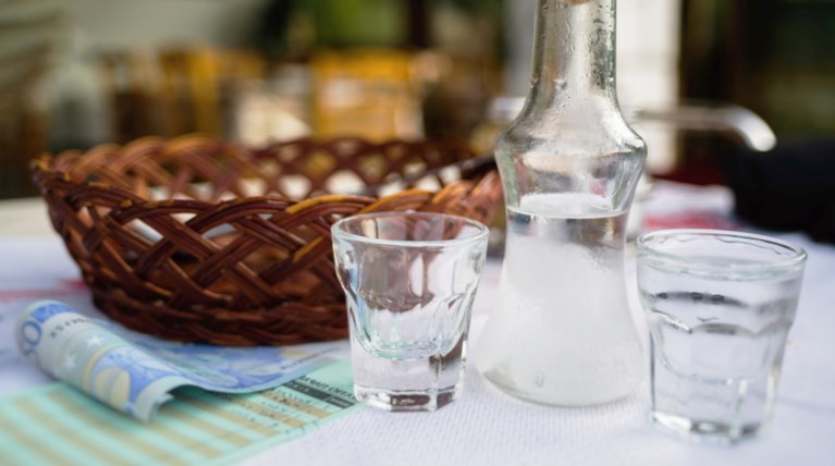 Παραπομπή της Ελλάδας στο Ευρωδικαστήριο για το τσίπουρο!