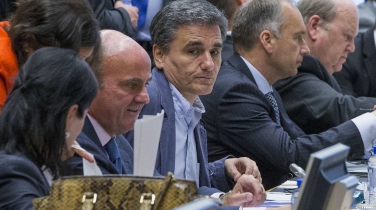 Ξινά τα σταφύλια της παράτασης, πικρό το ποτήρι της συμφωνίας