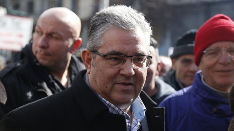 ΚΚΕ για κόντρα Τσίπρα - Μητσοτάκη: Από την πόλη έρχομαι και στην κορφή...