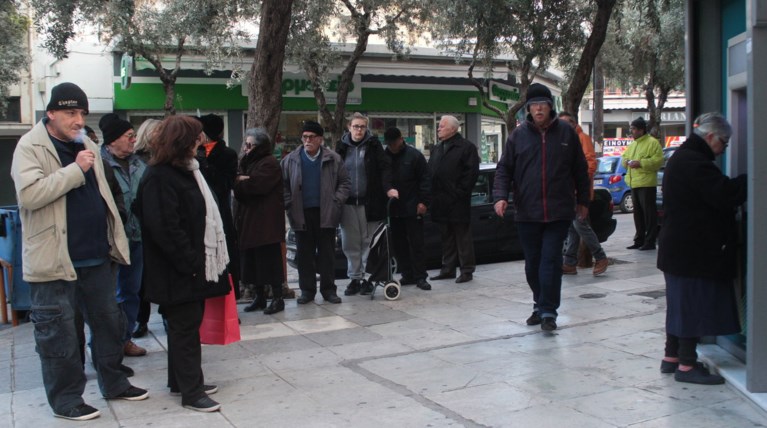 Στον αέρα ο ΕΦΚΑ με το καλημέρα: Νάρκες στα θεμέλια του Φορέα