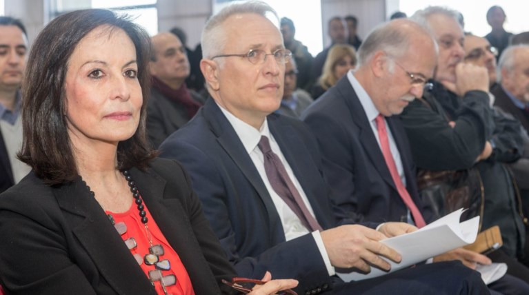 «Συντακτική Συνέλευση» της κεντροαριστεράς προτείνει η πρωτοβουλία των "3"