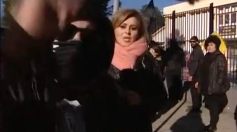 Βιαιοπραγίες ακροδεξιών κατά δημοσιογράφου του ΣΚΑΪ στο Ωραιόκαστρο