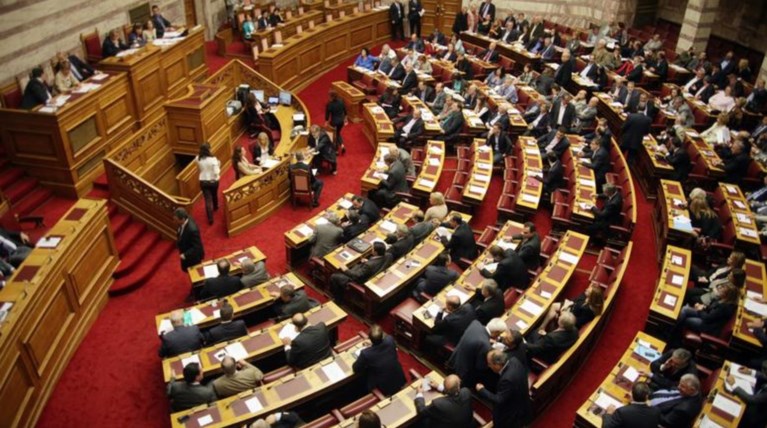 Πυρ ομαδόν από τα κόμματα κατά της κυβέρνησης για το Eurogroup