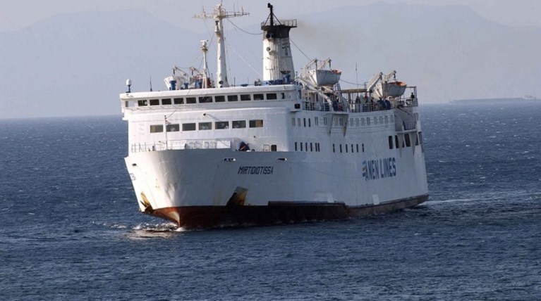 Τι συμβαίνει επιτέλους με τη "Μυρτιδιώτισσα"; Νέα εν πλω βλάβη