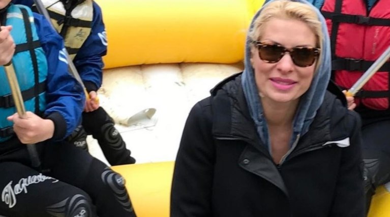 Οι διαφορετικές απόκριες της Μενεγάκη: Πήγε για ράφτινγκ με τα παιδιά της