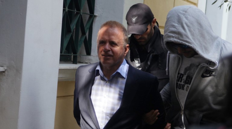 Στο σκαμνί ο Λιακουνάκος & άλλοι 10 για τα ελικόπτερα Απάτσι