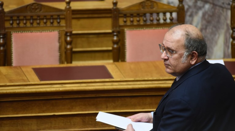 «Σιγή» Ξυδάκη για τον εξαψάλμο από Τσακνή για την ΕΡΤ, τα βάζει με τη ΝΔ