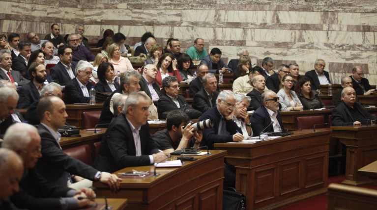 Εργασιακό μεσαίωνα καταγγέλλουν 39 βουλευτές του ΣΥΡΙΖΑ