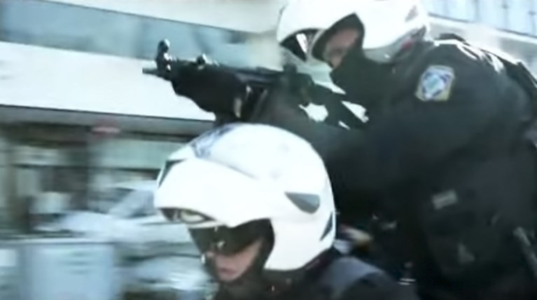 Συμπλοκή αστυνομικών με τους ληστές χρηματοκιβωτίων στα Λιόσια