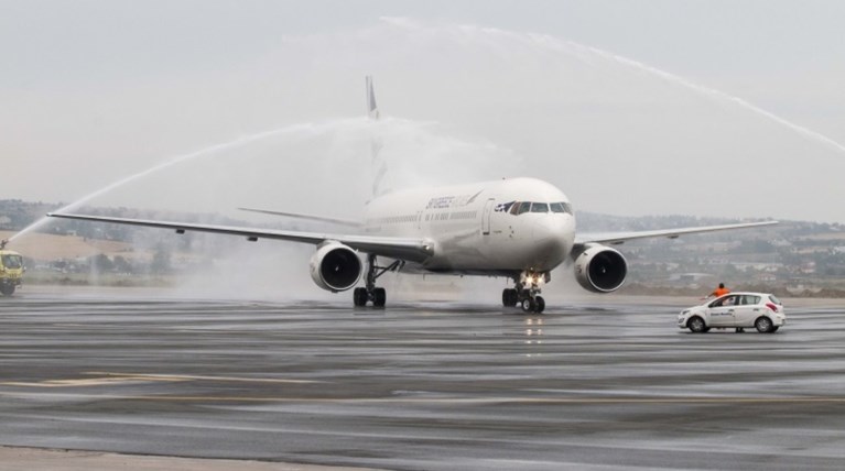 Έδωσαν τα χέρια ΕΛΑΣ - Fraport για τα περιφερειακά αεροδρόμια
