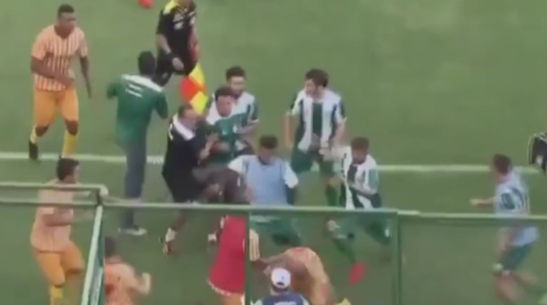 Άγριο ξύλο μεταξύ παικτών και οπαδών σε αγώνα στη Βραζιλία