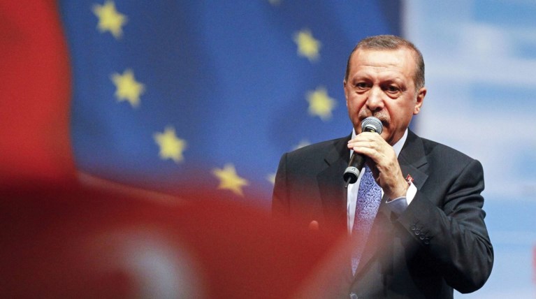 Και με οικονομικές κυρώσεις απειλεί τους Ολλανδούς η Τουρκία