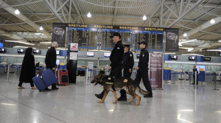 Ετοιμάζεται τεράστια βάση δεδομένων με στοιχεία ταξιδιωτών