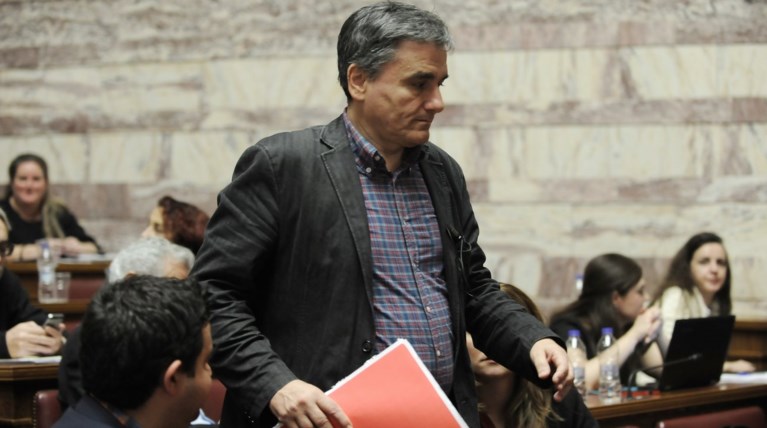 Ο Τσακαλώτος προσγειώνει τον ΣΥΡΙΖΑ για αντίμετρα & εργασιακά