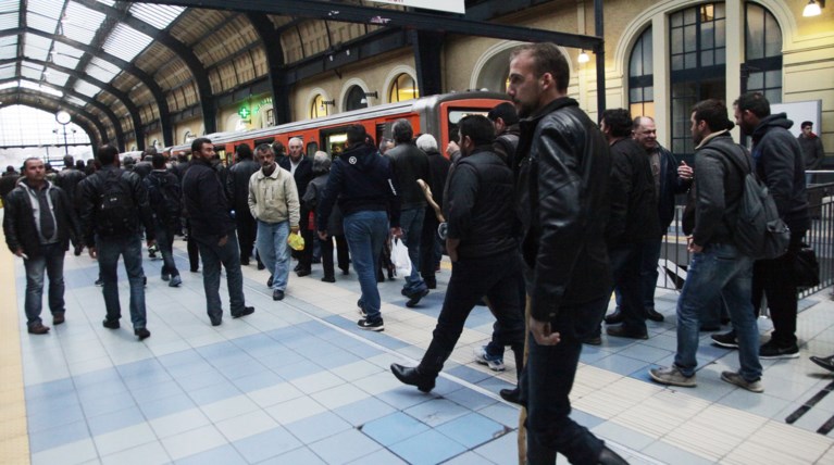 Eνοπλη ληστεία σε εκδοτήρια εισιτηρίων στο λιμάνι του Πειραιά