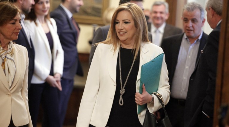 «Αρωμα» νέας διεύρυνσης στο ΠΑΣΟΚ με τέσσερις βουλευτές