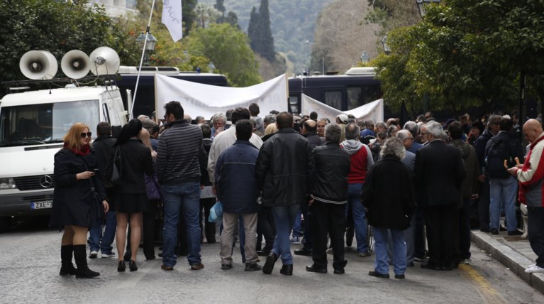 Ντροπή: Έστειλαν κλούβες με ΜΑΤ στην πορεία των τυφλών