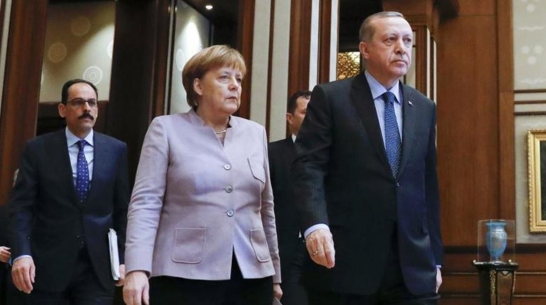 Στα άκρα ο Ερντογάν: "Ναζιστικές οι πρακτικές της Μέρκελ"