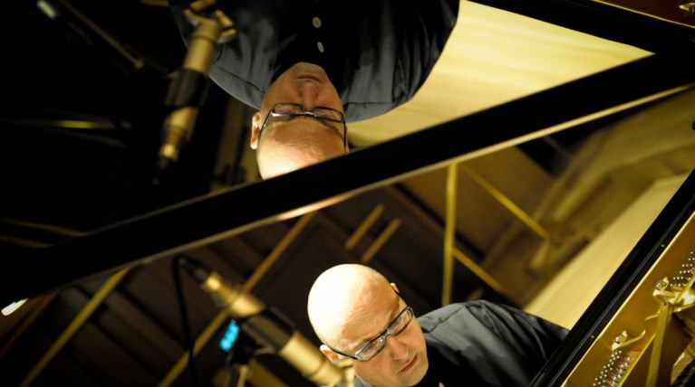 Αυτοσχεδιασμοί στο πιάνο πάνω σε μελωδίες του Sting