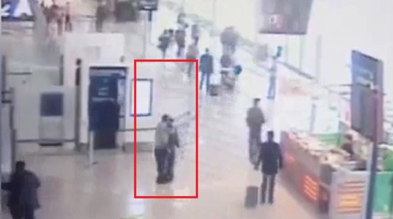 Η στιγμή της επίθεσης του τζιχαντιστή στο αεροδρόμιο Ορλύ