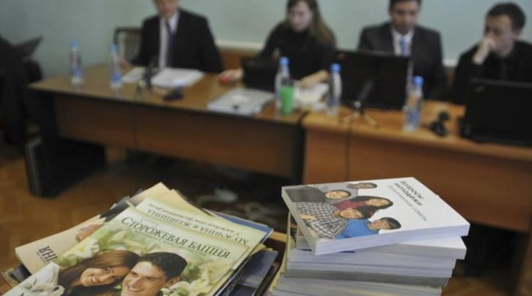 Ρωσία: Εκτός νόμου οι Μάρτυρες του Ιεχωβά