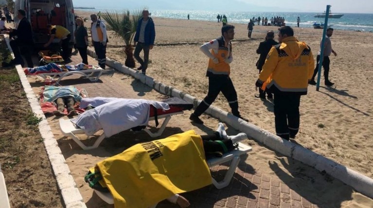 Αιγαίο: Πέντε παιδιά ανάμεσα στους νεκρούς πρόσφυγες σε ναυάγιο