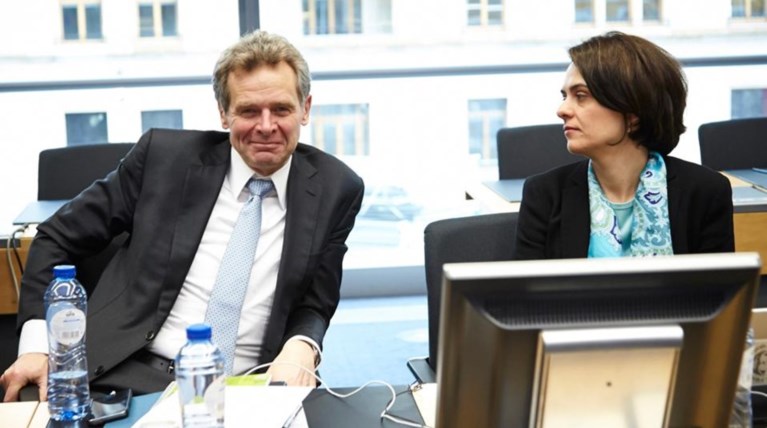 Χάσμα με τους δανειστές για τα  εργασιακά και πώληση της ΔΕΗ