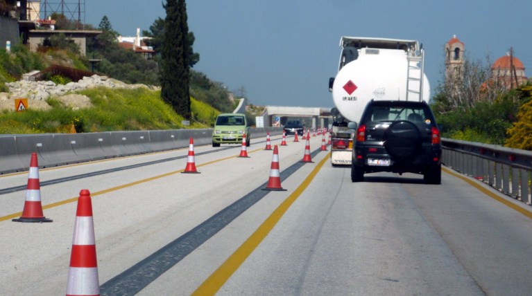 Κλειστό το ένα ρεύμα στην Κορίνθου - Πατρών, εκτροπή κυκλοφορίας