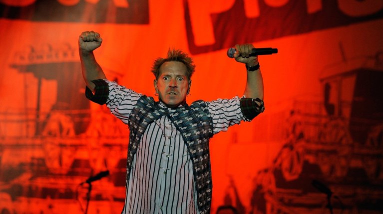 Τραγουδιστής των Sex Pistols: Ο Τραμπ είναι ένα «πολιτικό πιστόλι του σεξ»