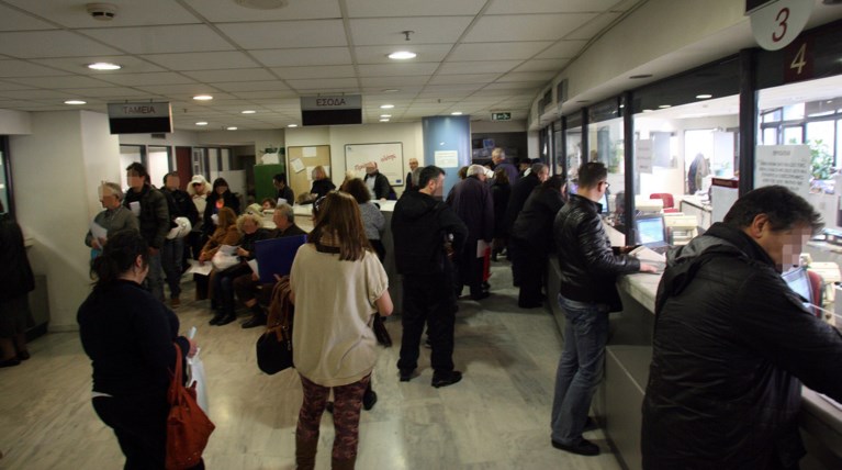 Η «Οδύσσεια» των μπλοκάκηδων: Νέα ειδοποιητήρια και χαράτσι 38%