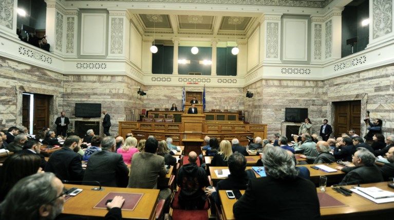 Νέες ακροβασίες μετά το σοκ από τα σκληρά μέτρα που έρχονται