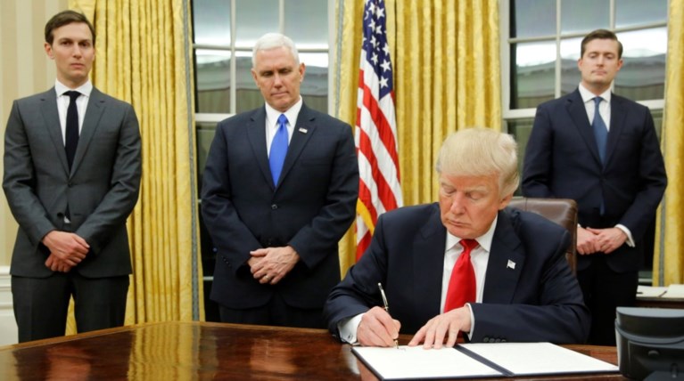 Μέχρι το τέλος της εβδομάδας η κατάργηση του Obamacare